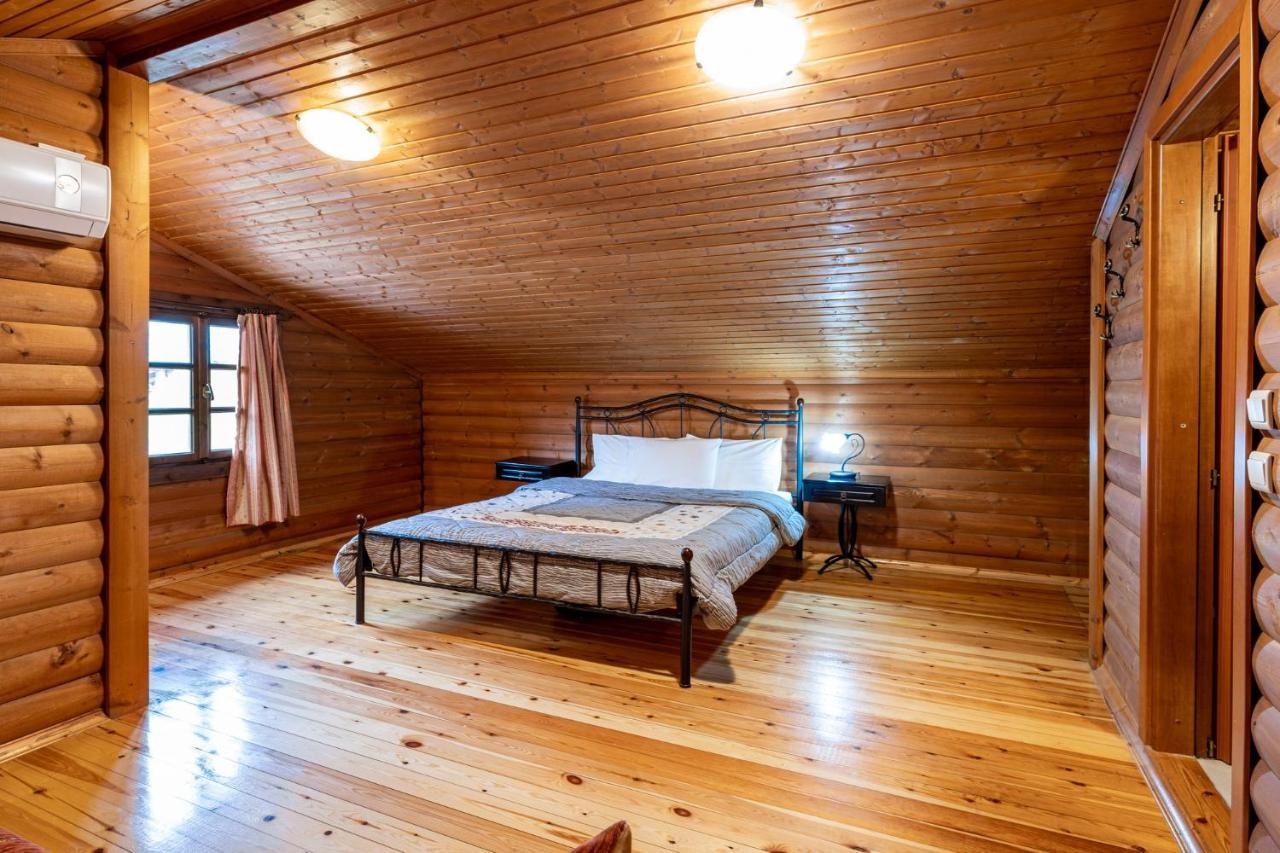 Chalet Likouresi Village Karpenísion エクステリア 写真